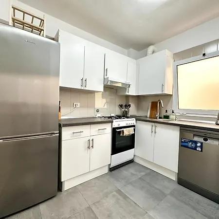 Great 2br With 4 Min Walk Everywhere *