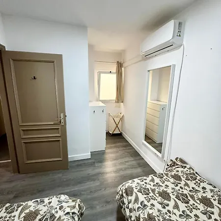 Great 2br With 4 Min Walk Everywhere